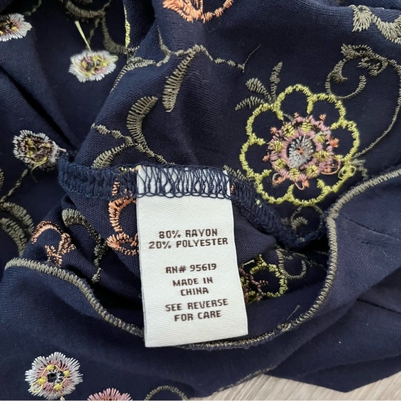 2/$25 FEVER Floral Summer Top Size Small - Picture 6 of 6